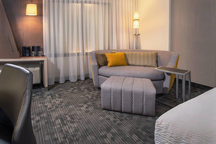 Courtyard By Marriott Картърсвил Екстериор снимка