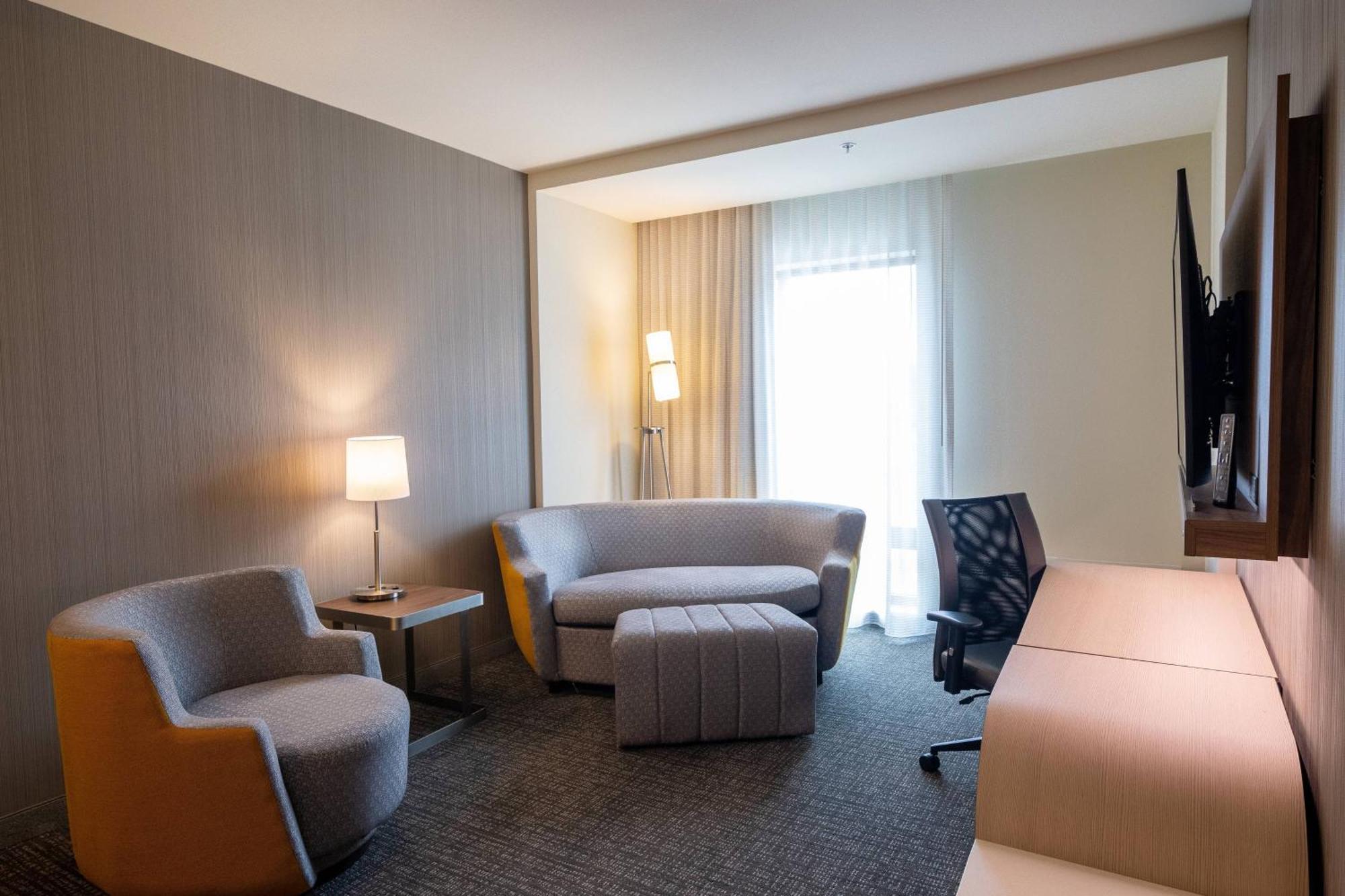 Courtyard By Marriott Картърсвил Екстериор снимка